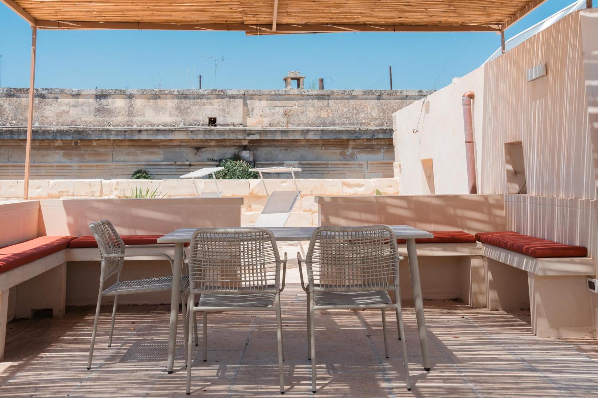 Margherita Apartment & Rooftop By Residence Colibri Lecce Esterno foto