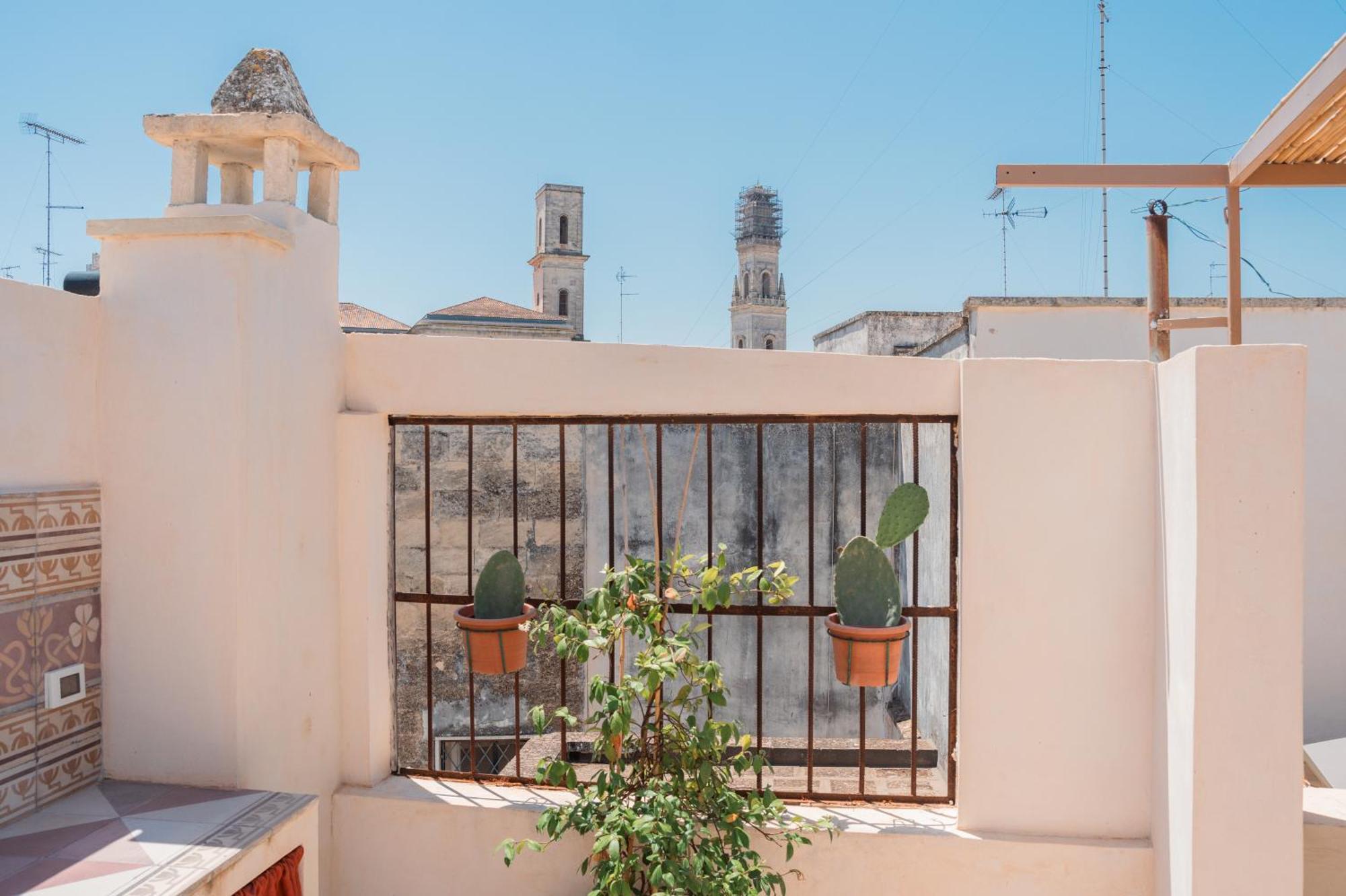 Margherita Apartment & Rooftop By Residence Colibri Lecce Esterno foto